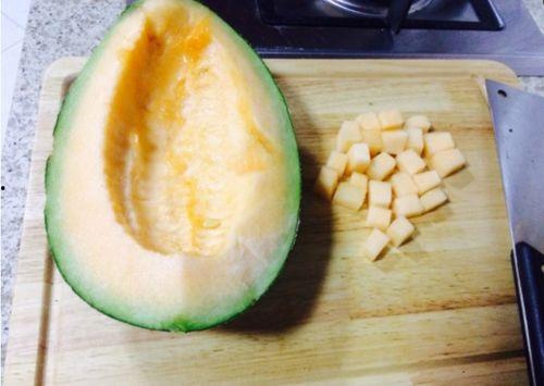 马帮吃哈密瓜的视频,哈密瓜之旅